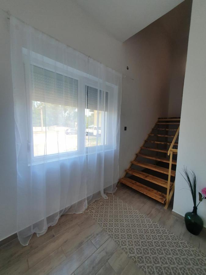 Sosto Apartman Szekesfehervar Luaran gambar