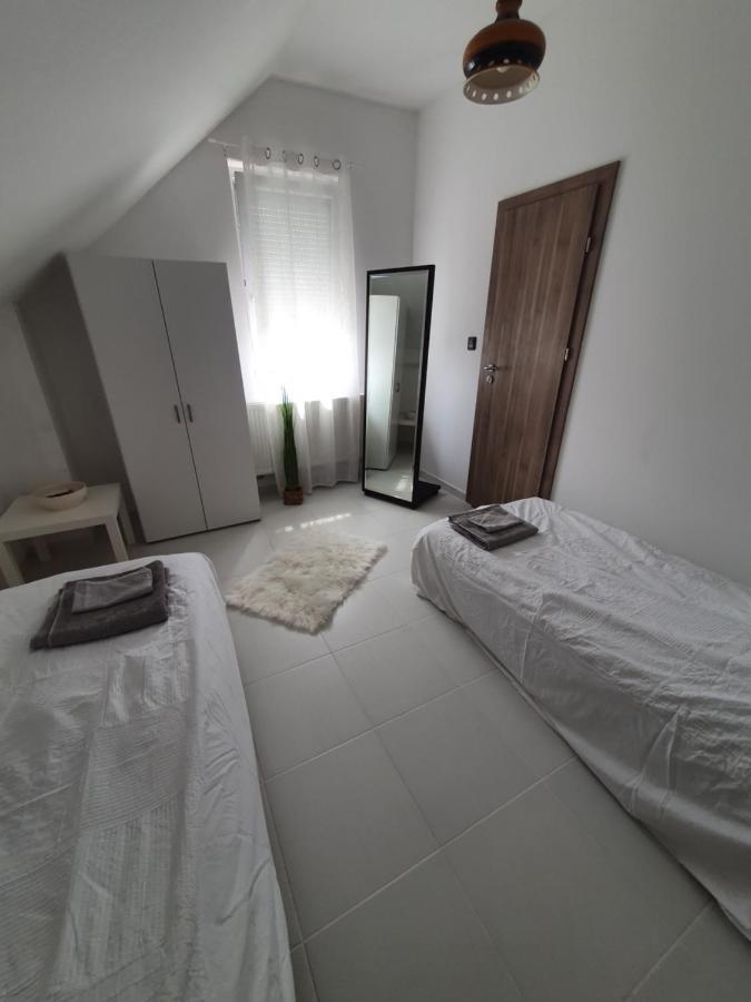 Sosto Apartman Szekesfehervar Luaran gambar